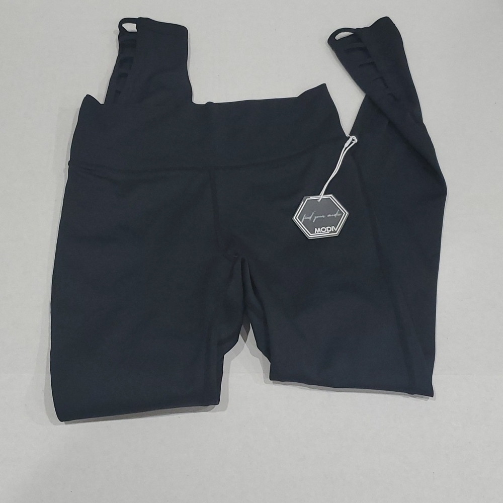 NWT Modiv Leggings Size Small